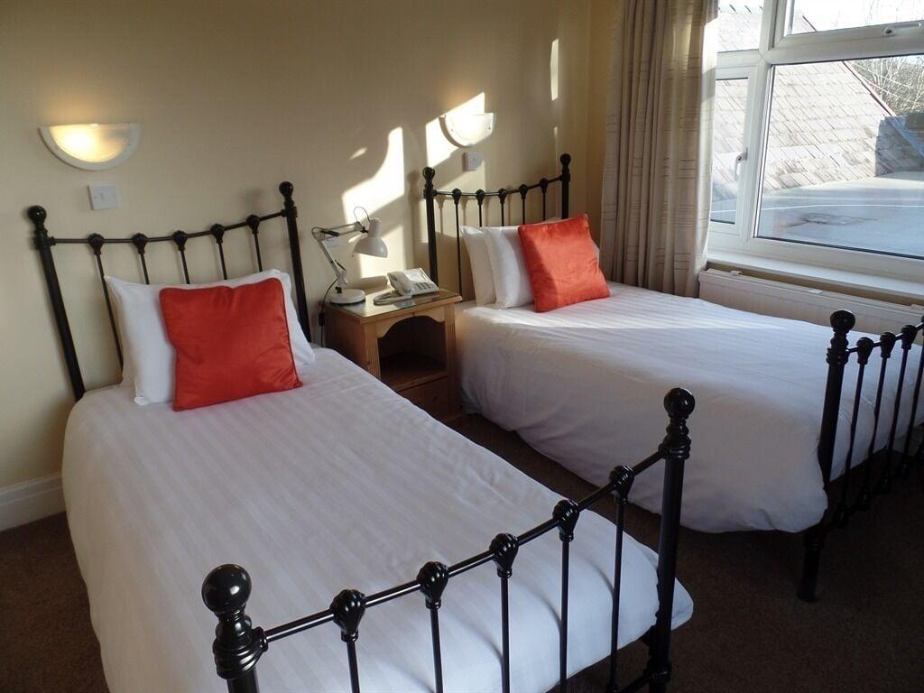 The Dodington Lodge Hotel 위트처치 외부 사진