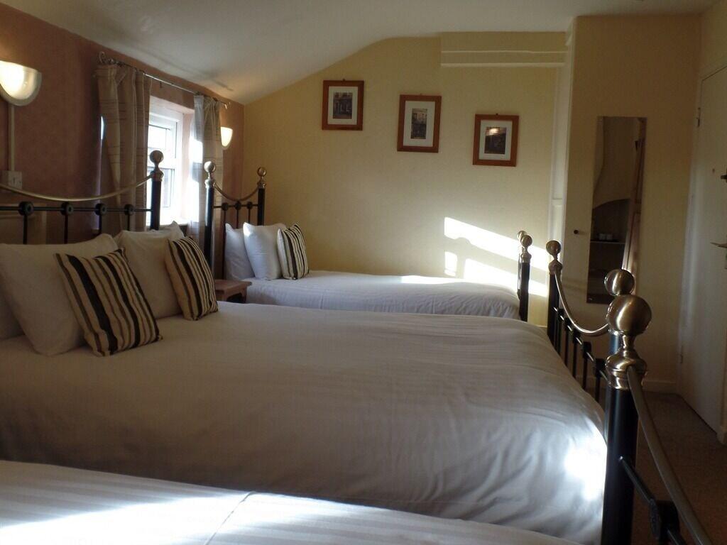 The Dodington Lodge Hotel 위트처치 외부 사진