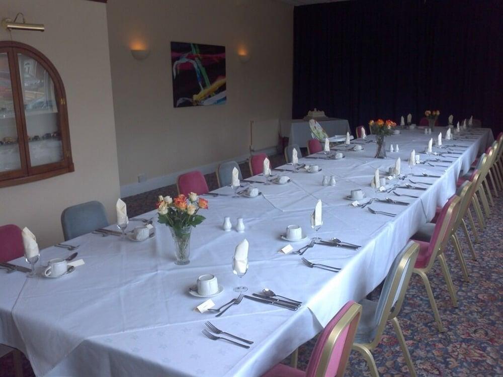 The Dodington Lodge Hotel 위트처치 외부 사진