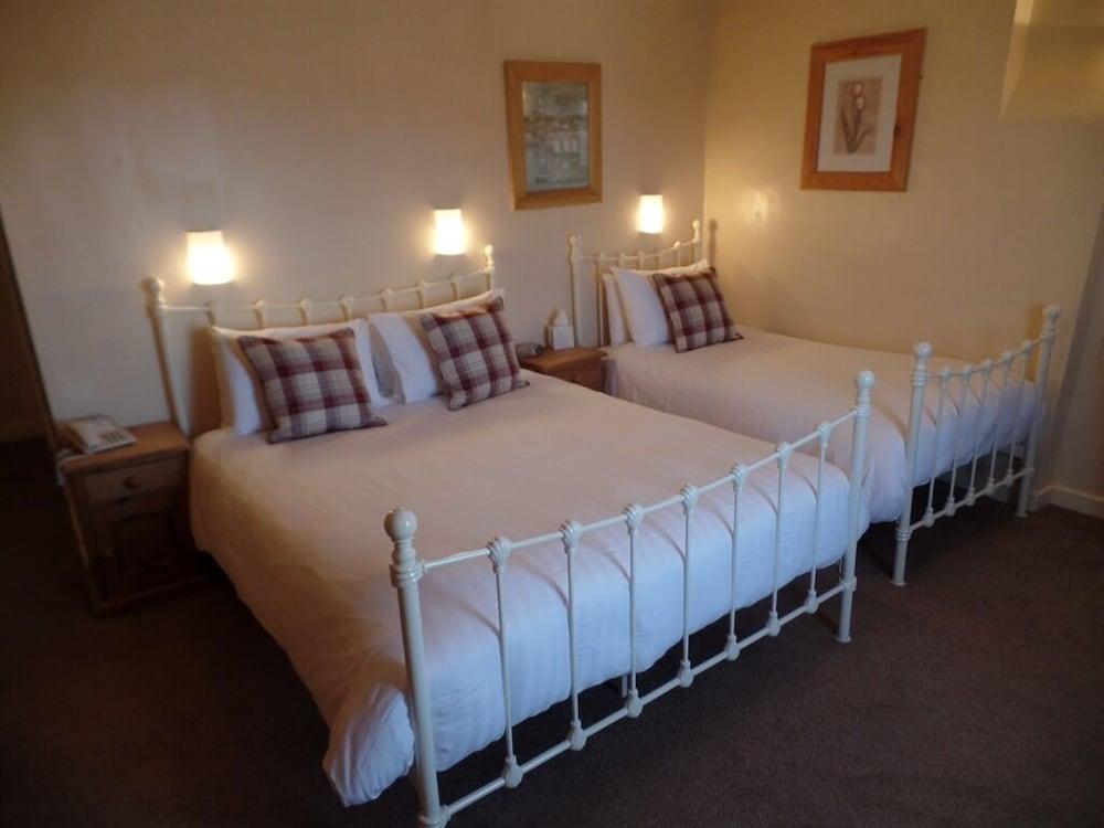 The Dodington Lodge Hotel 위트처치 외부 사진