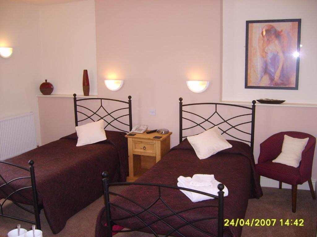 The Dodington Lodge Hotel 위트처치 외부 사진