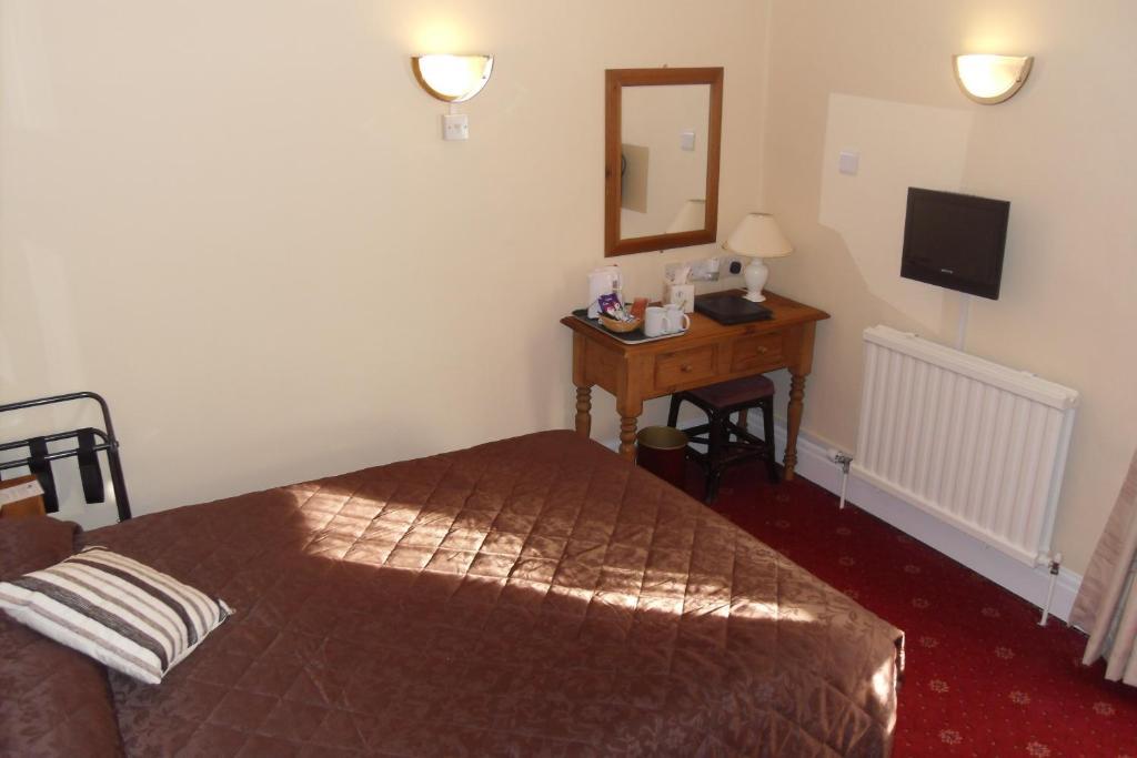 The Dodington Lodge Hotel 위트처치 객실 사진