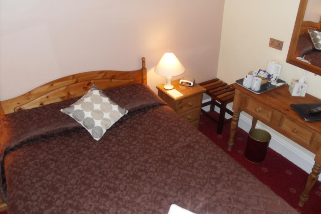 The Dodington Lodge Hotel 위트처치 객실 사진